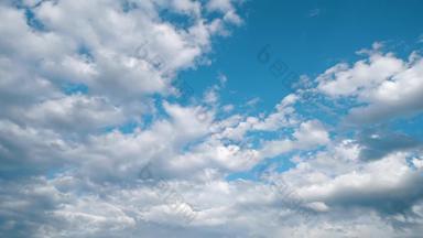 云时间孩子建筑运动云<strong>蓝色</strong>的天空蓬松的毛茸茸的白<strong>色</strong>云<strong>蓝色</strong>的天空时间孩子移动云背景<strong>蓝色</strong>的云天空时间孩子云Cloudscape时间孩子多云的